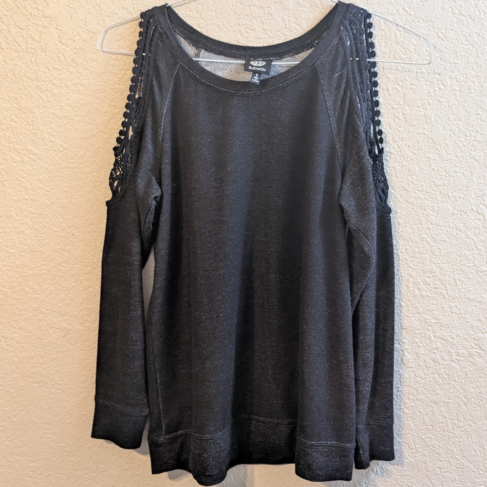 Bobeau Black Crochet Lace Cold Shoulder Long Sleeve Top, Size Small